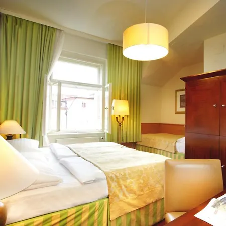 فندق Brixen 3*
