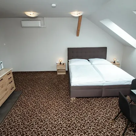 Brixen Prága
