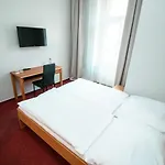 Brixen מלון 3*